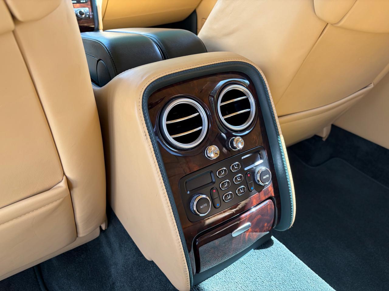 Bentley Continental Flying Spur Sedan 2006