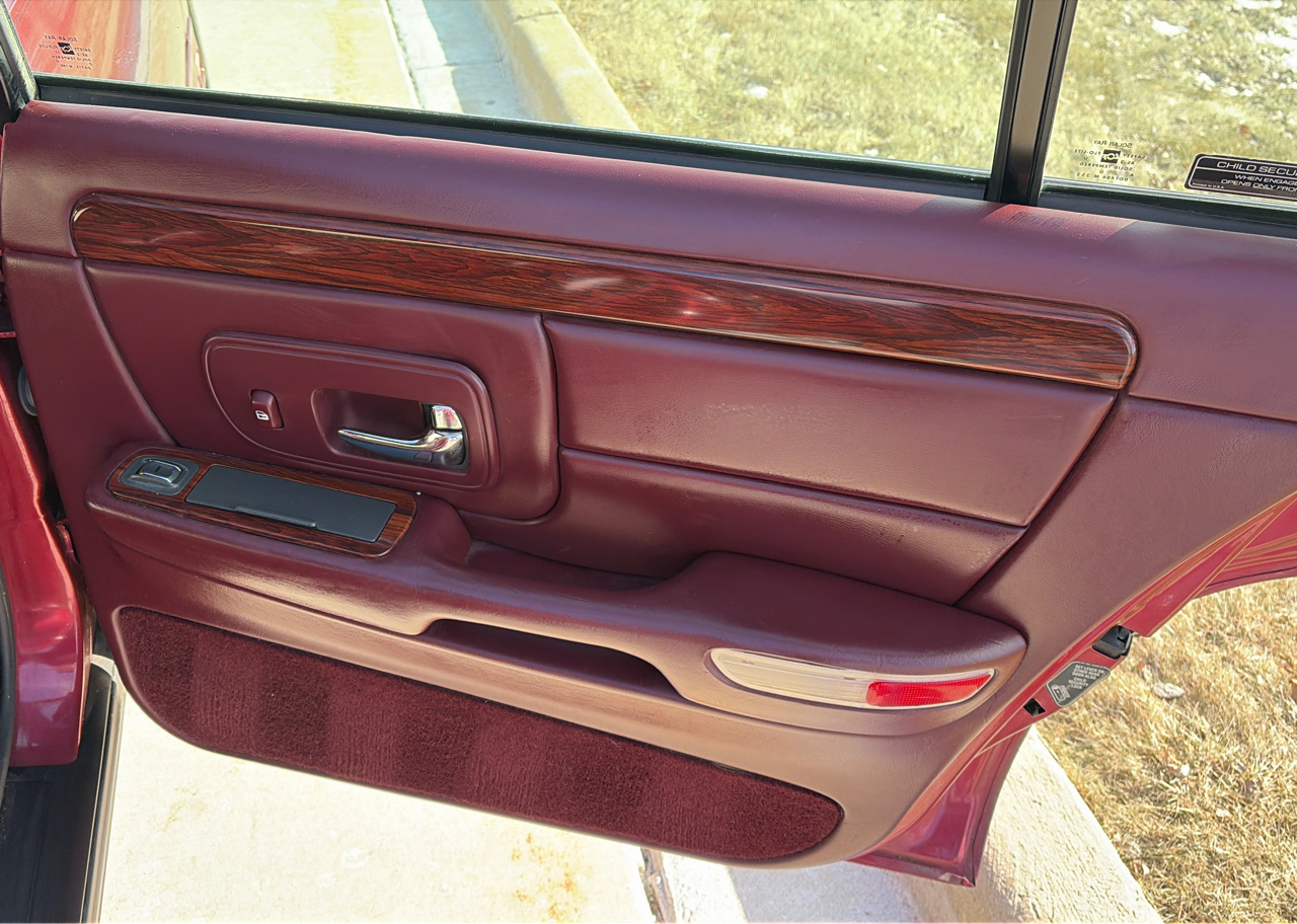 Cadillac DeVille Sedan 1997