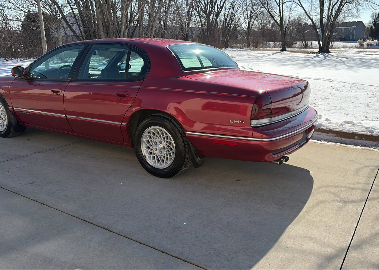 Chrysler LHS Sedan 1995