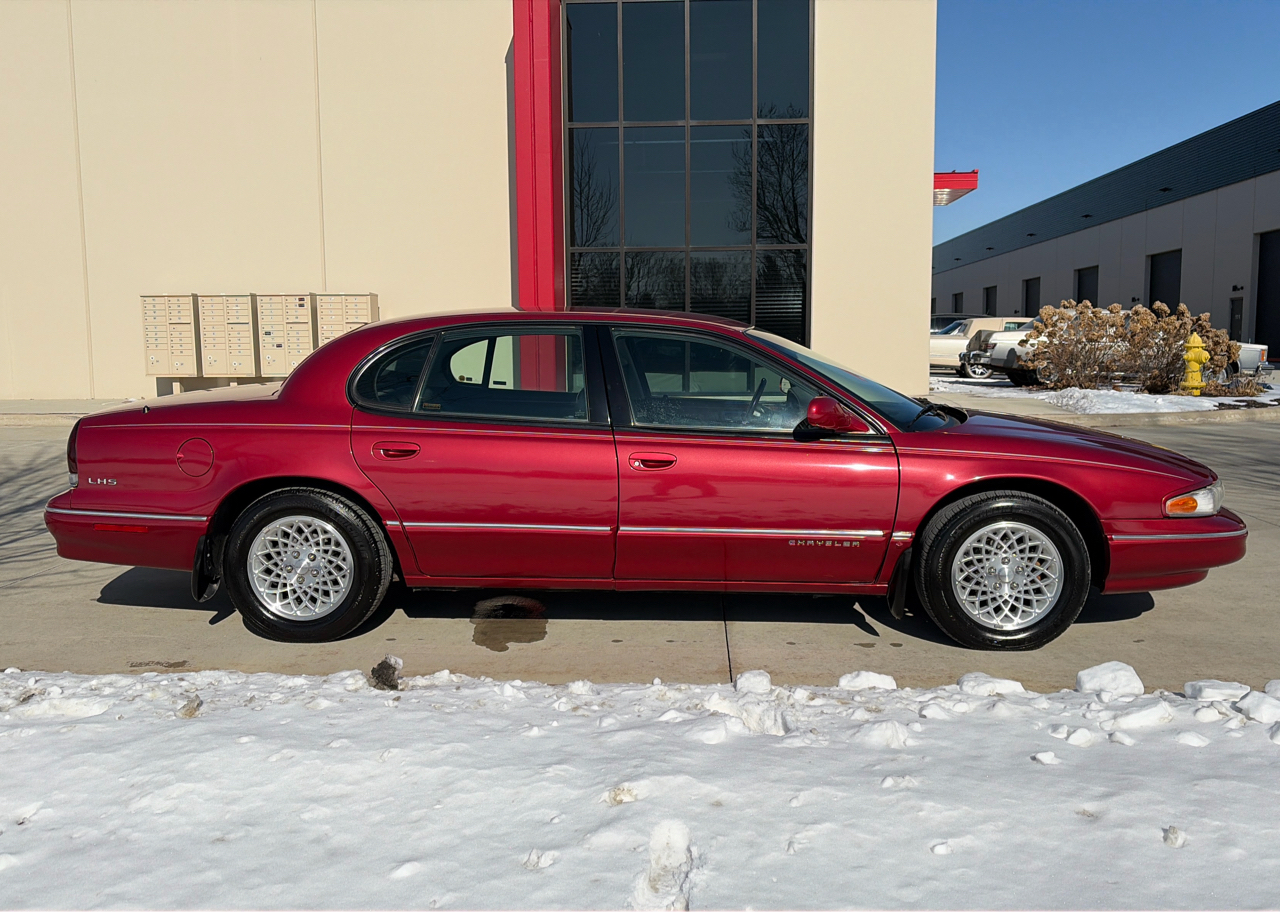 Chrysler LHS Sedan 1995