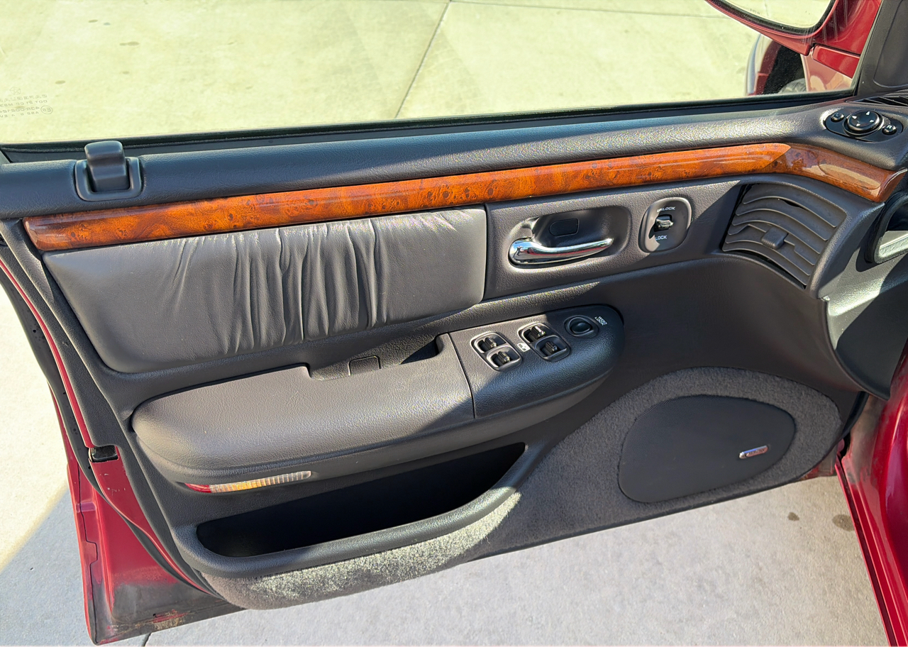 Chrysler LHS Sedan 1995