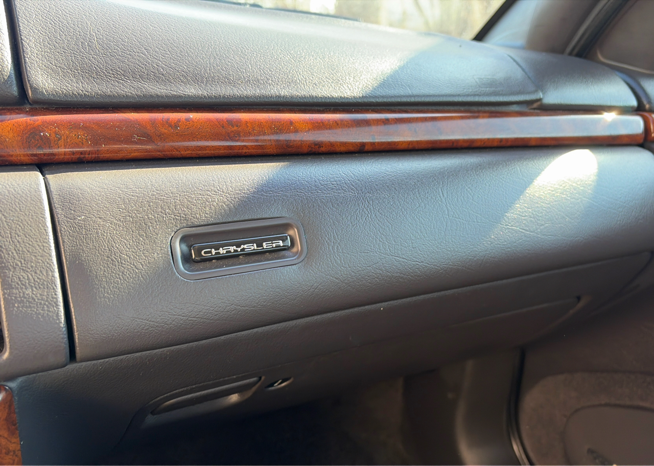 Chrysler LHS Sedan 1995