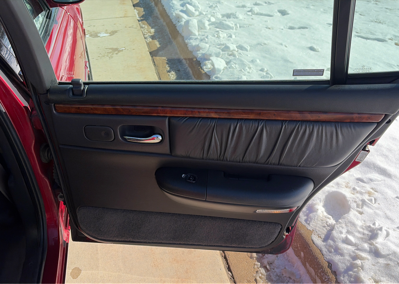 Chrysler LHS Sedan 1995