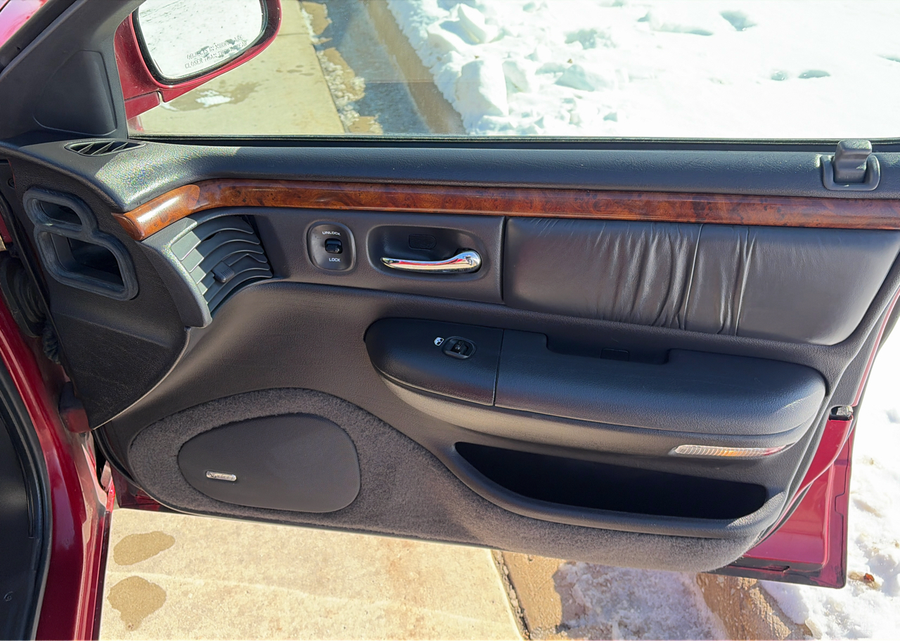 Chrysler LHS Sedan 1995