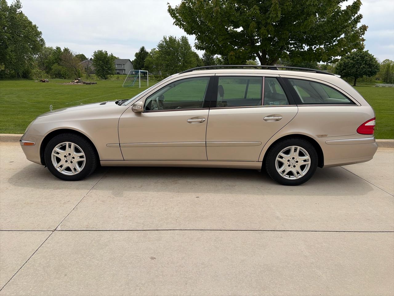 Mercedes-Benz E-Class Wagon E350 4MATIC Wagon 2004