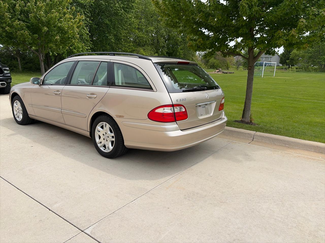 Mercedes-Benz E-Class Wagon E350 4MATIC Wagon 2004