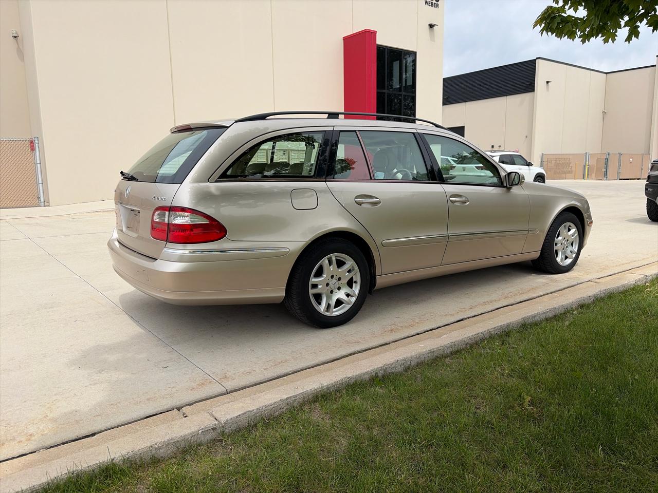 Mercedes-Benz E-Class Wagon E350 4MATIC Wagon 2004