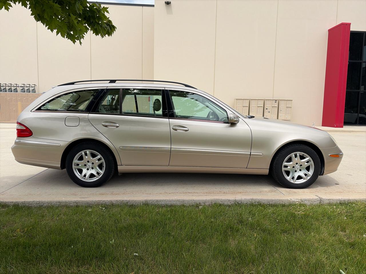 Mercedes-Benz E-Class Wagon E350 4MATIC Wagon 2004