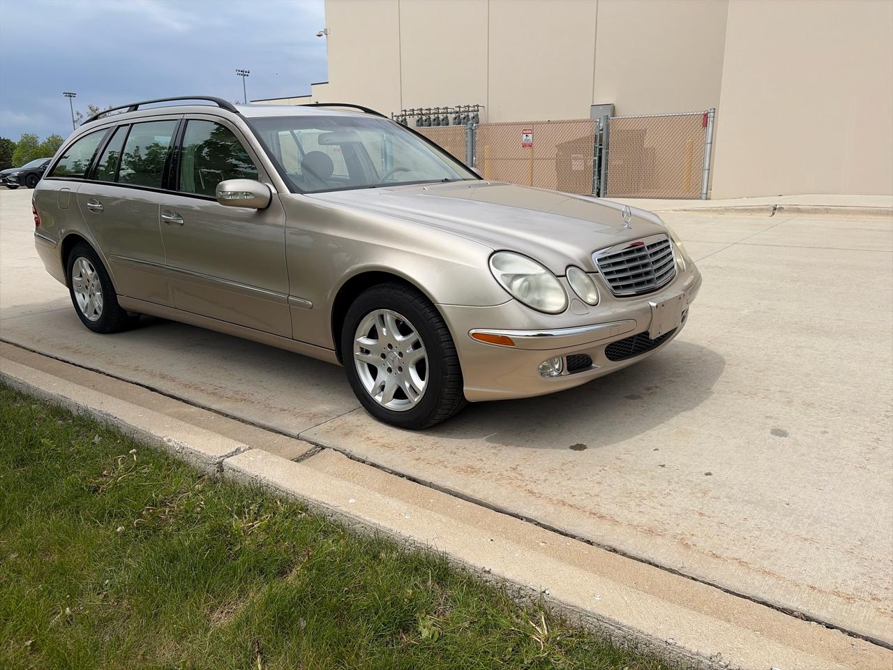 Mercedes-Benz E-Class Wagon E350 4MATIC Wagon 2004