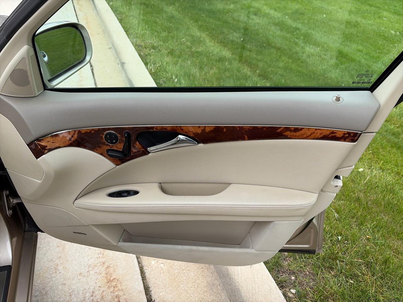 Mercedes-Benz E-Class Wagon E350 4MATIC Wagon 2004