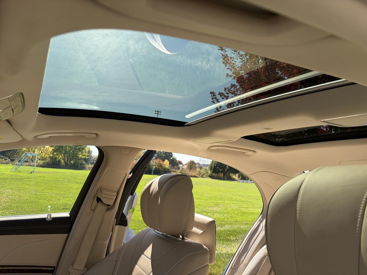 Mercedes-Benz S-Class S550 4MATIC 2014