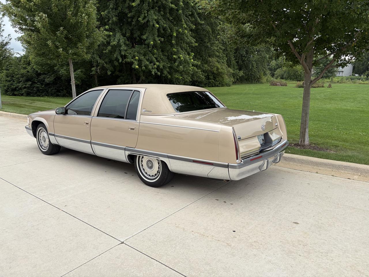 Cadillac Fleetwood Sedan 1996