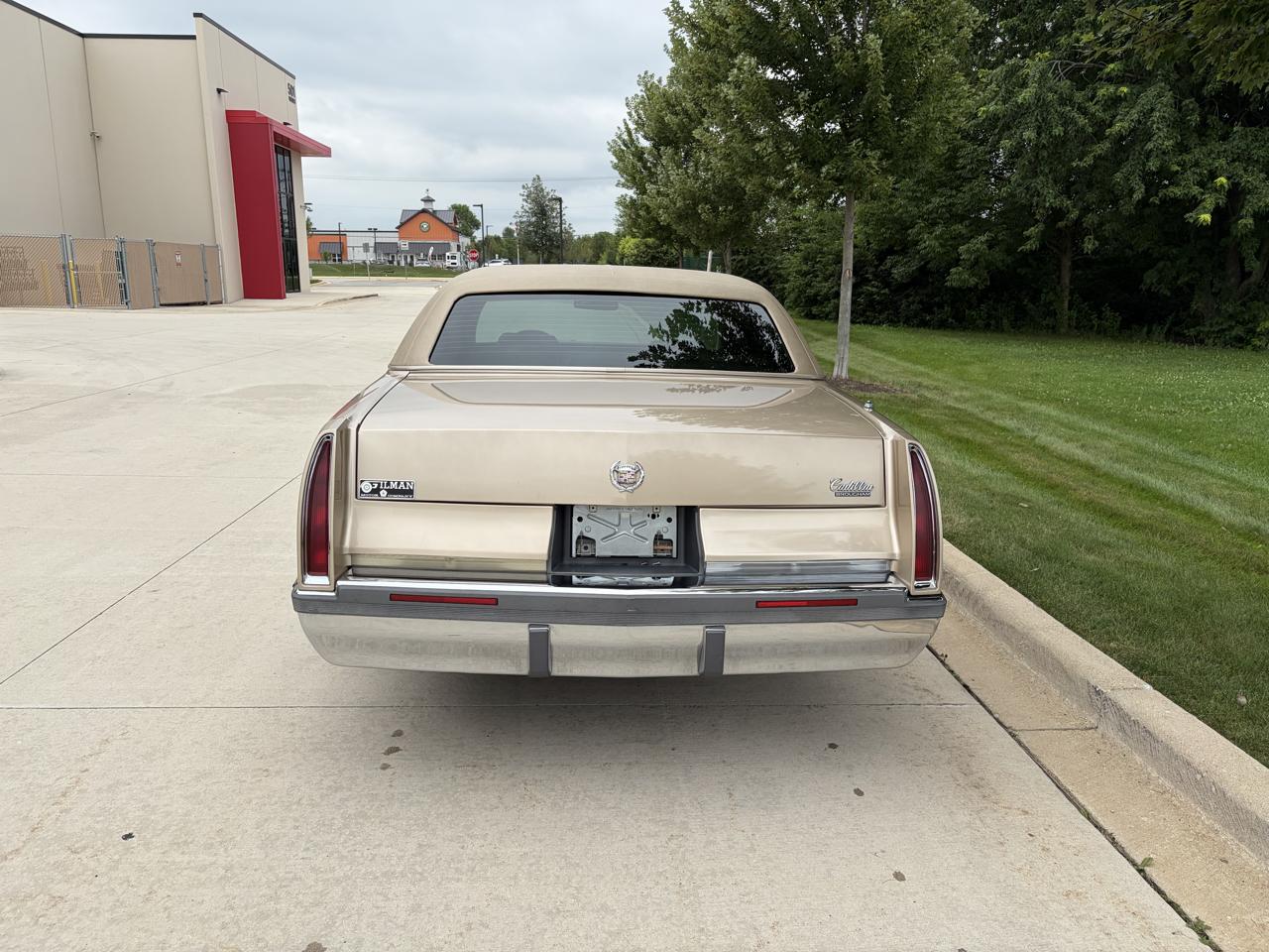 Cadillac Fleetwood Sedan 1996