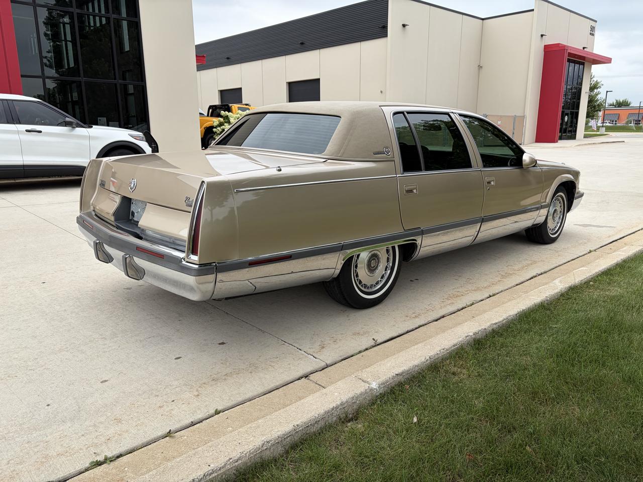 Cadillac Fleetwood Sedan 1996