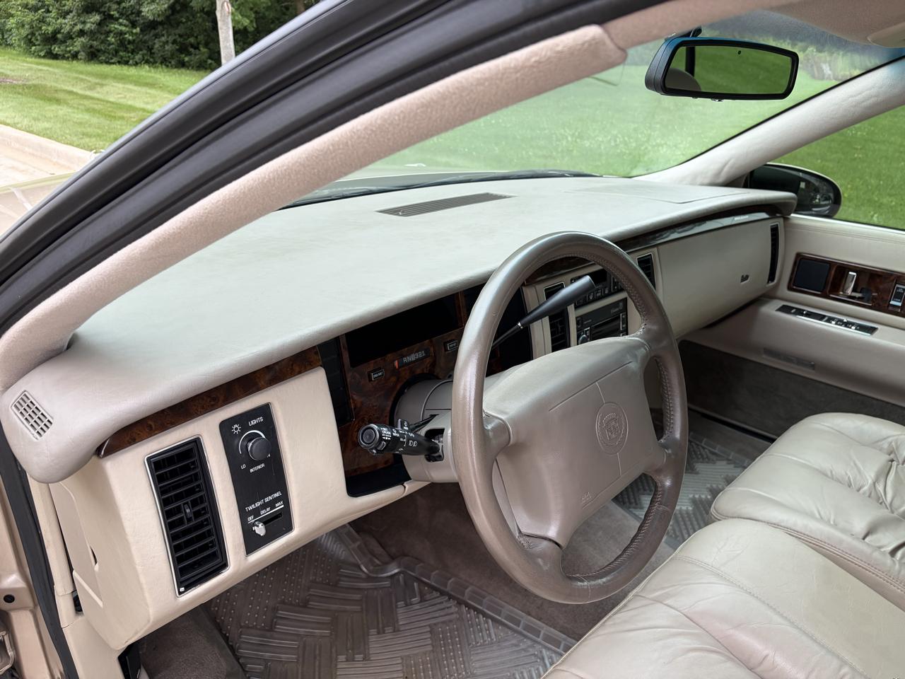 Cadillac Fleetwood Sedan 1996