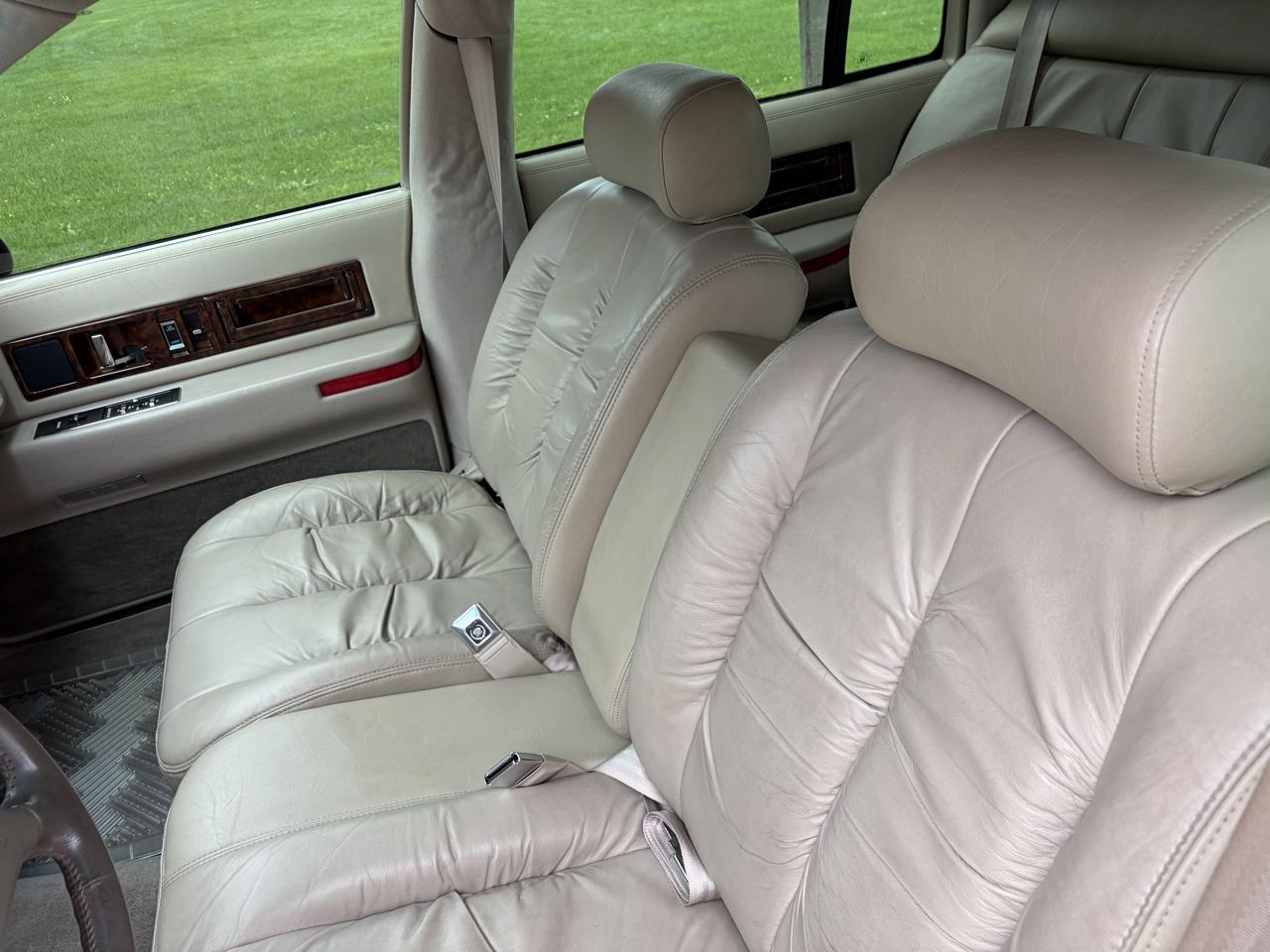 Cadillac Fleetwood Sedan 1996