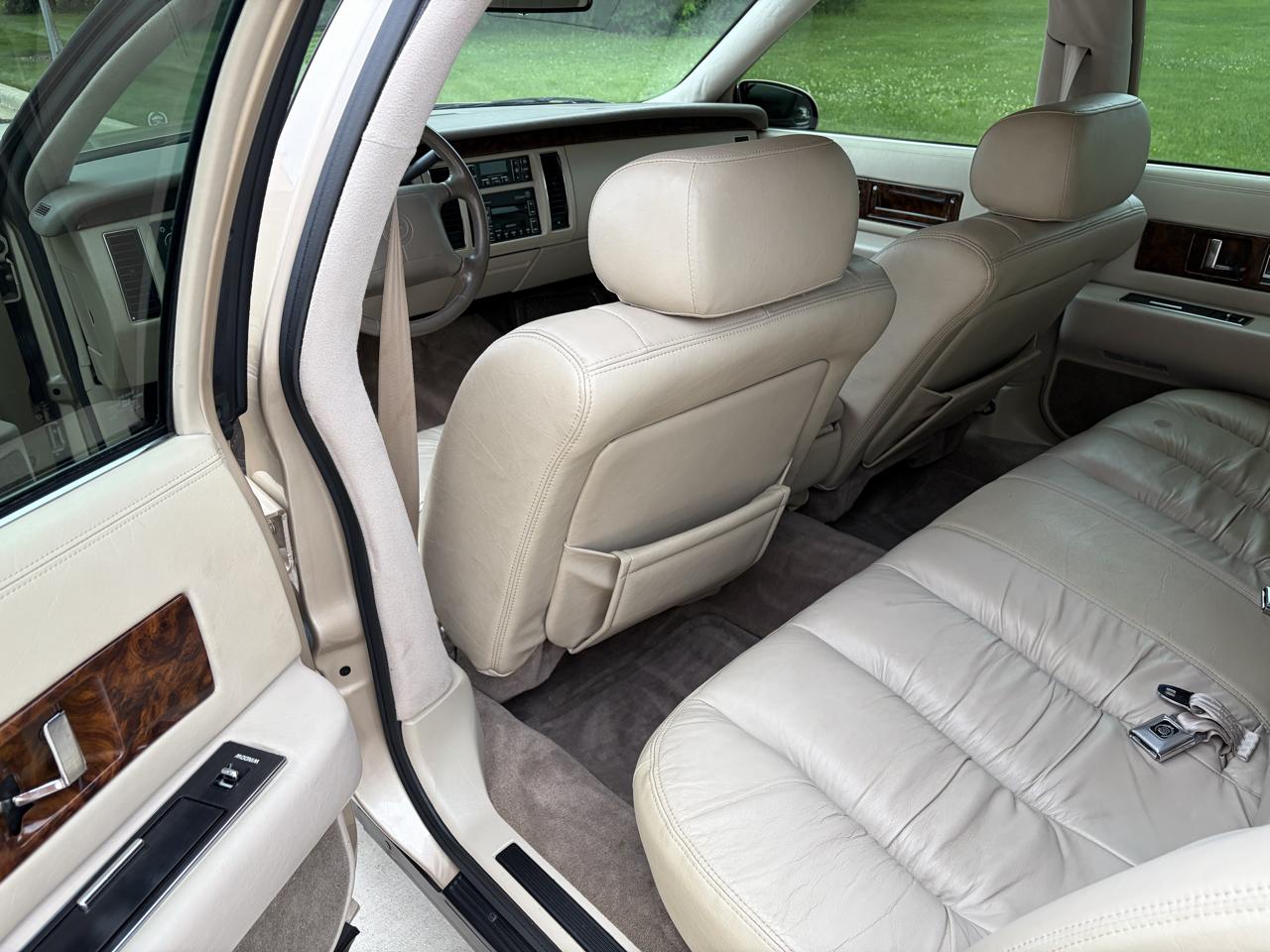 Cadillac Fleetwood Sedan 1996