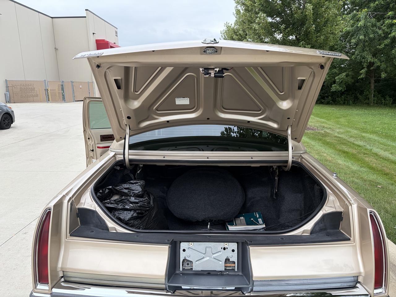 Cadillac Fleetwood Sedan 1996