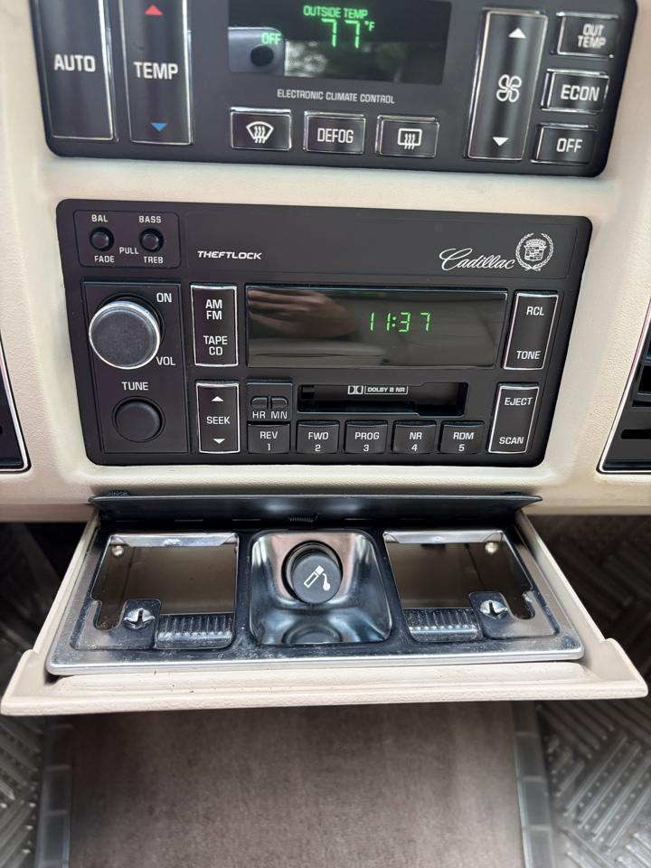 Cadillac Fleetwood Sedan 1996