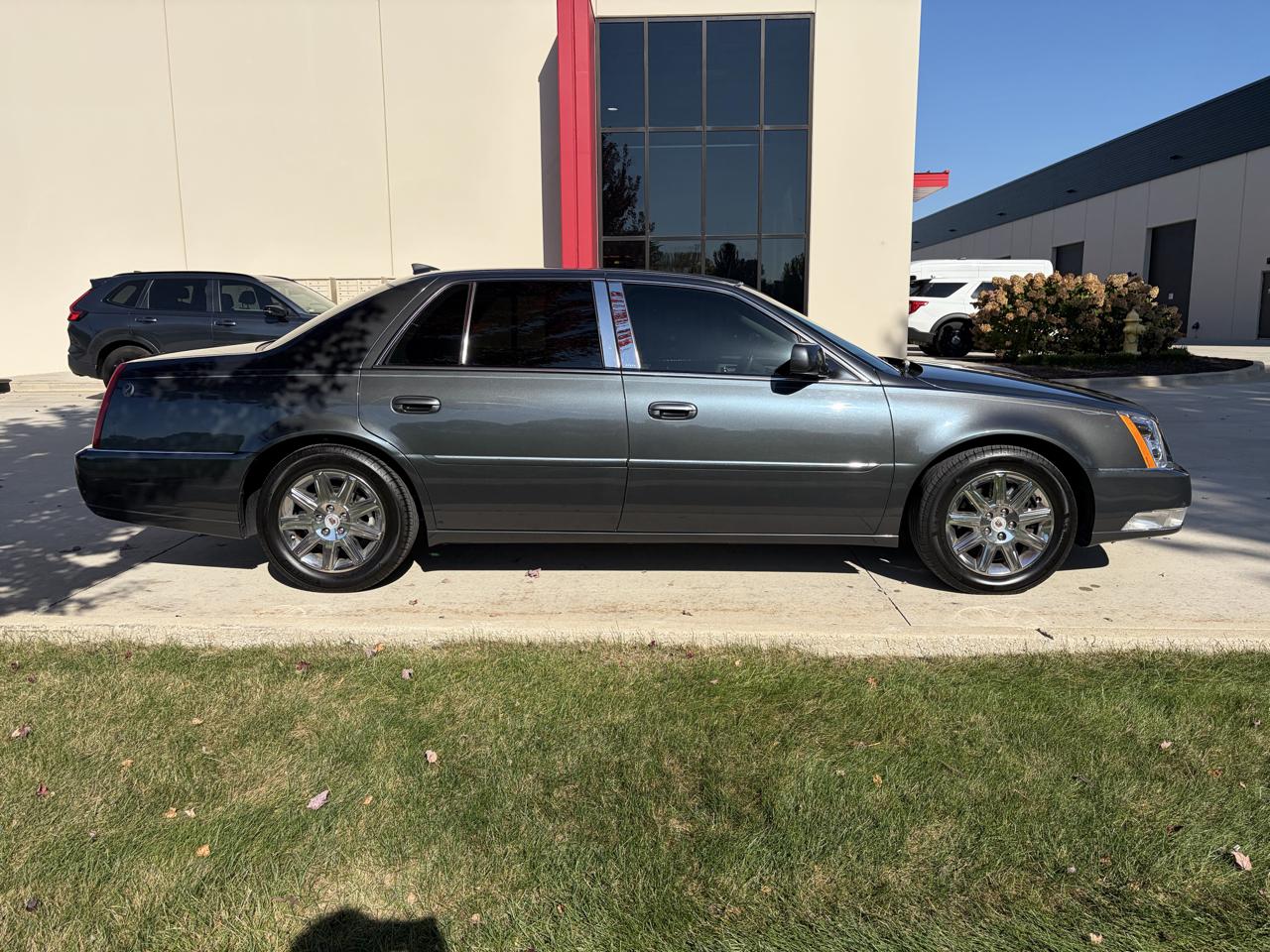 Cadillac DTS Premium w/ Navi 2011