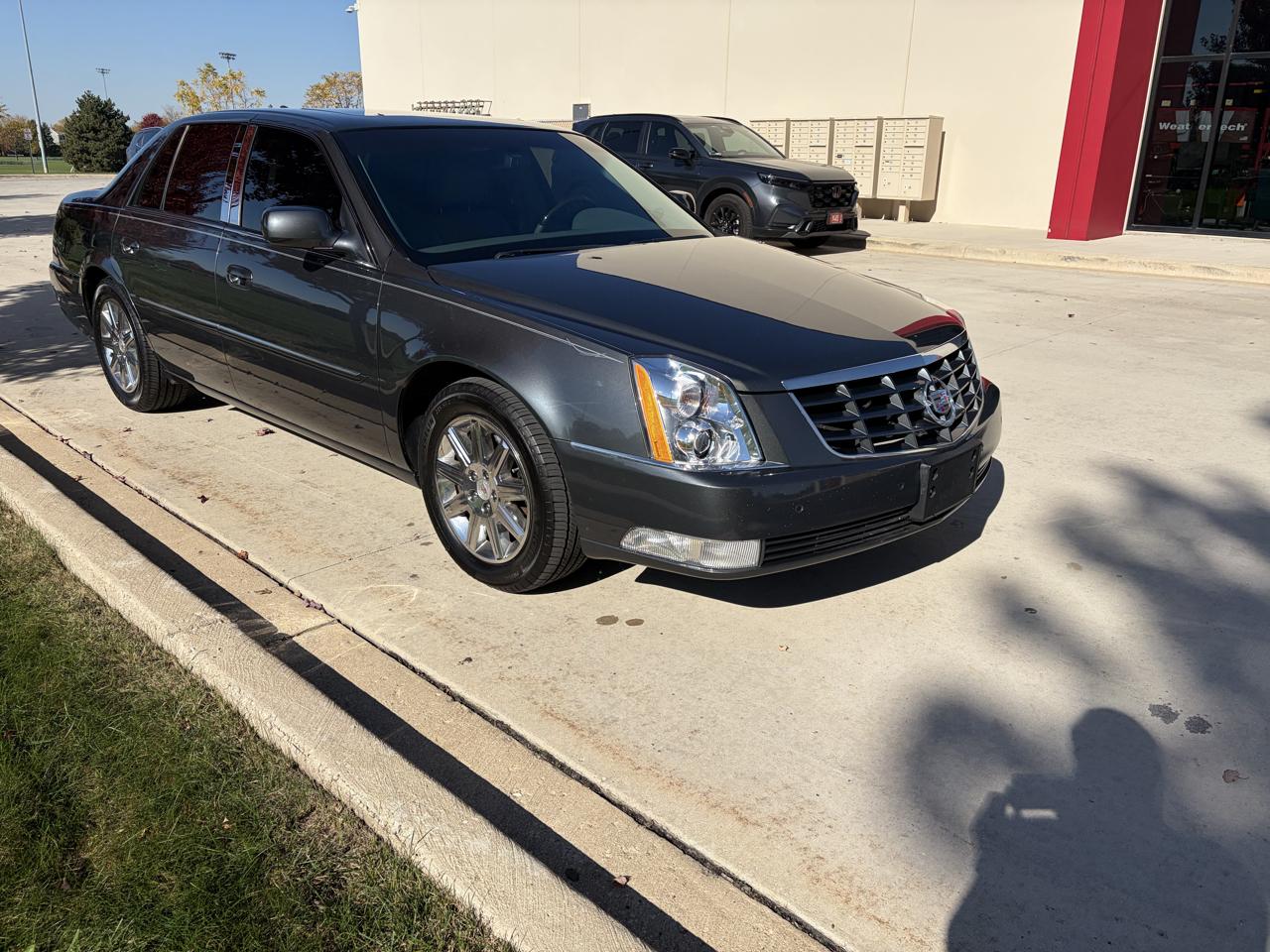 Cadillac DTS Premium w/ Navi 2011
