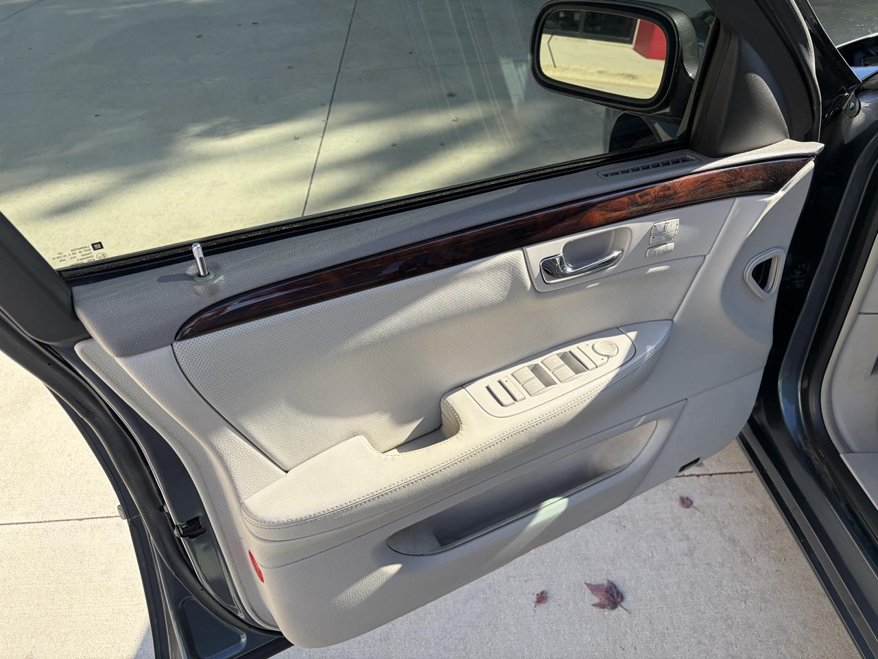 Cadillac DTS Premium w/ Navi 2011