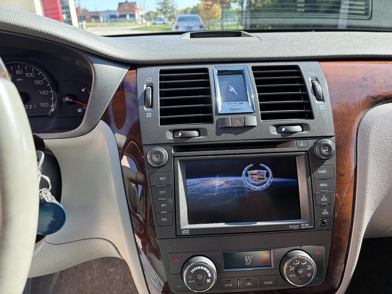 Cadillac DTS Premium w/ Navi 2011