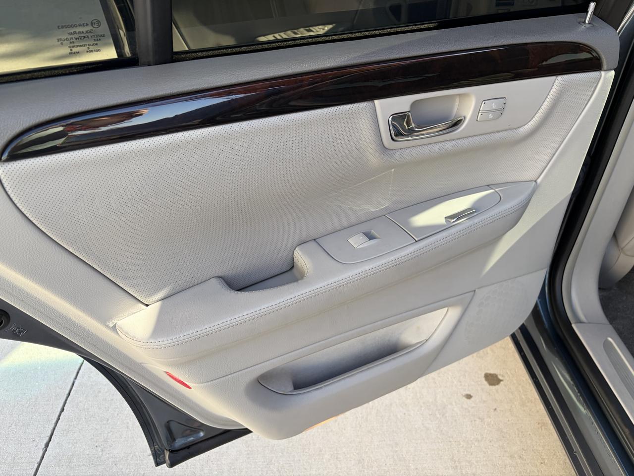 Cadillac DTS Premium w/ Navi 2011