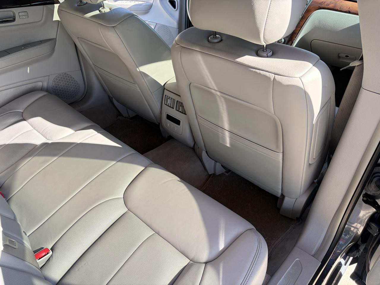 Cadillac DTS Premium w/ Navi 2011