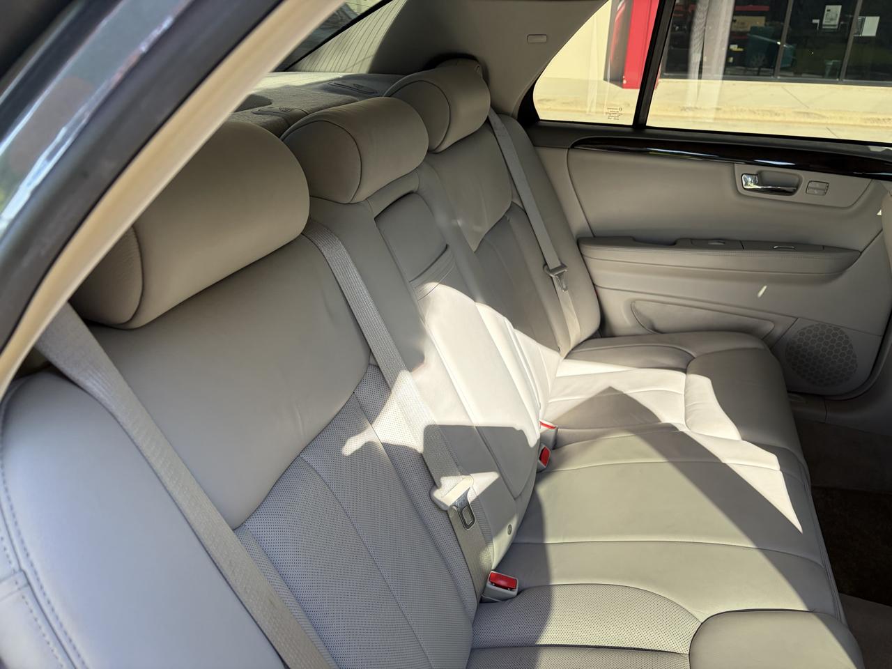 Cadillac DTS Premium w/ Navi 2011