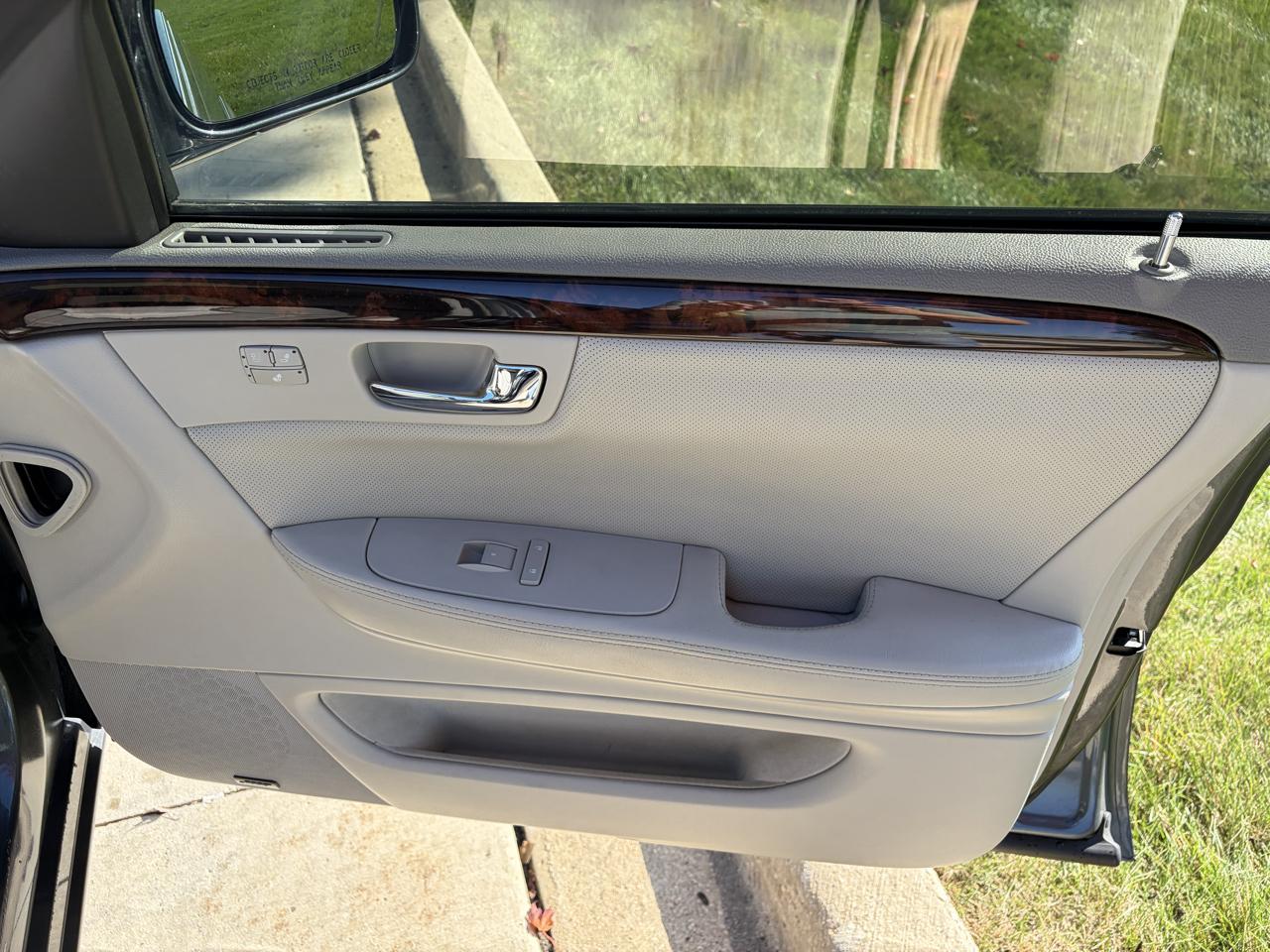 Cadillac DTS Premium w/ Navi 2011