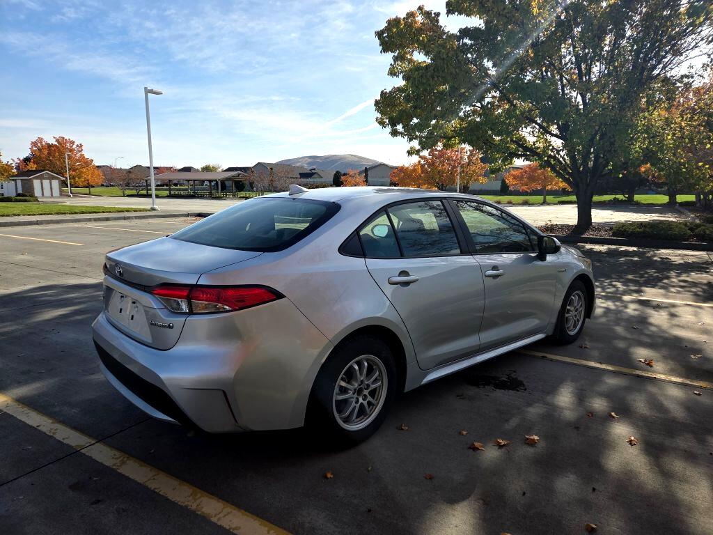 Toyota Corolla LE Hybrid 2021