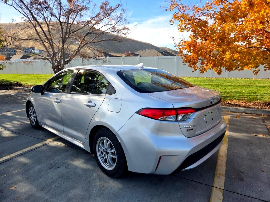 Toyota Corolla LE Hybrid 2021