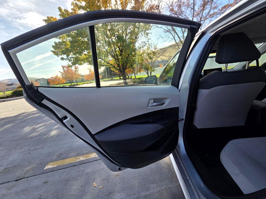 Toyota Corolla LE Hybrid 2021