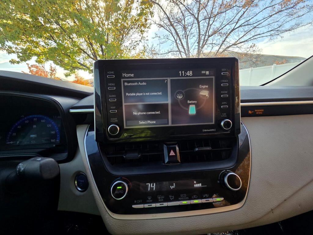 Toyota Corolla LE Hybrid 2021