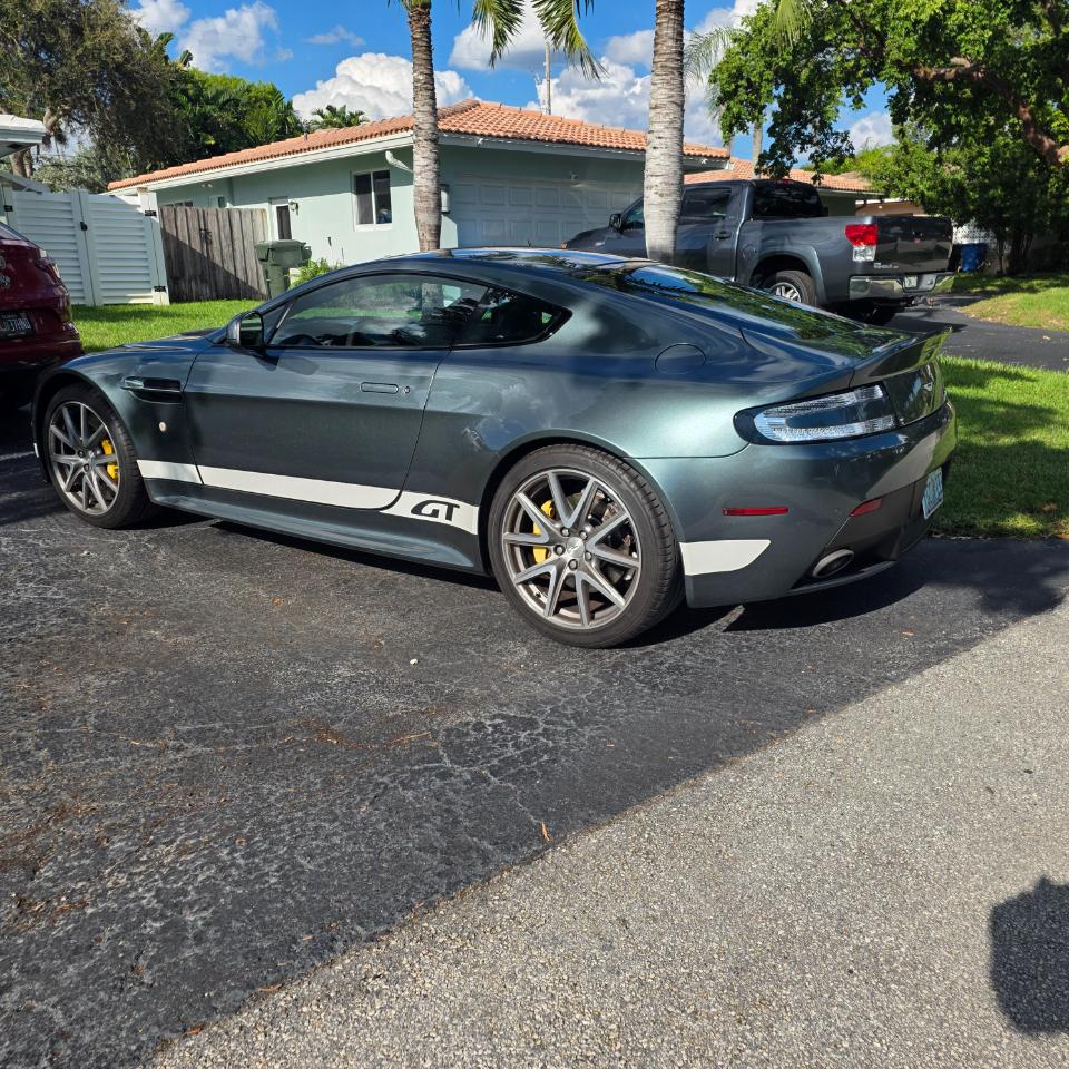 Aston Martin V8 Vantage Coupe 7A 2015