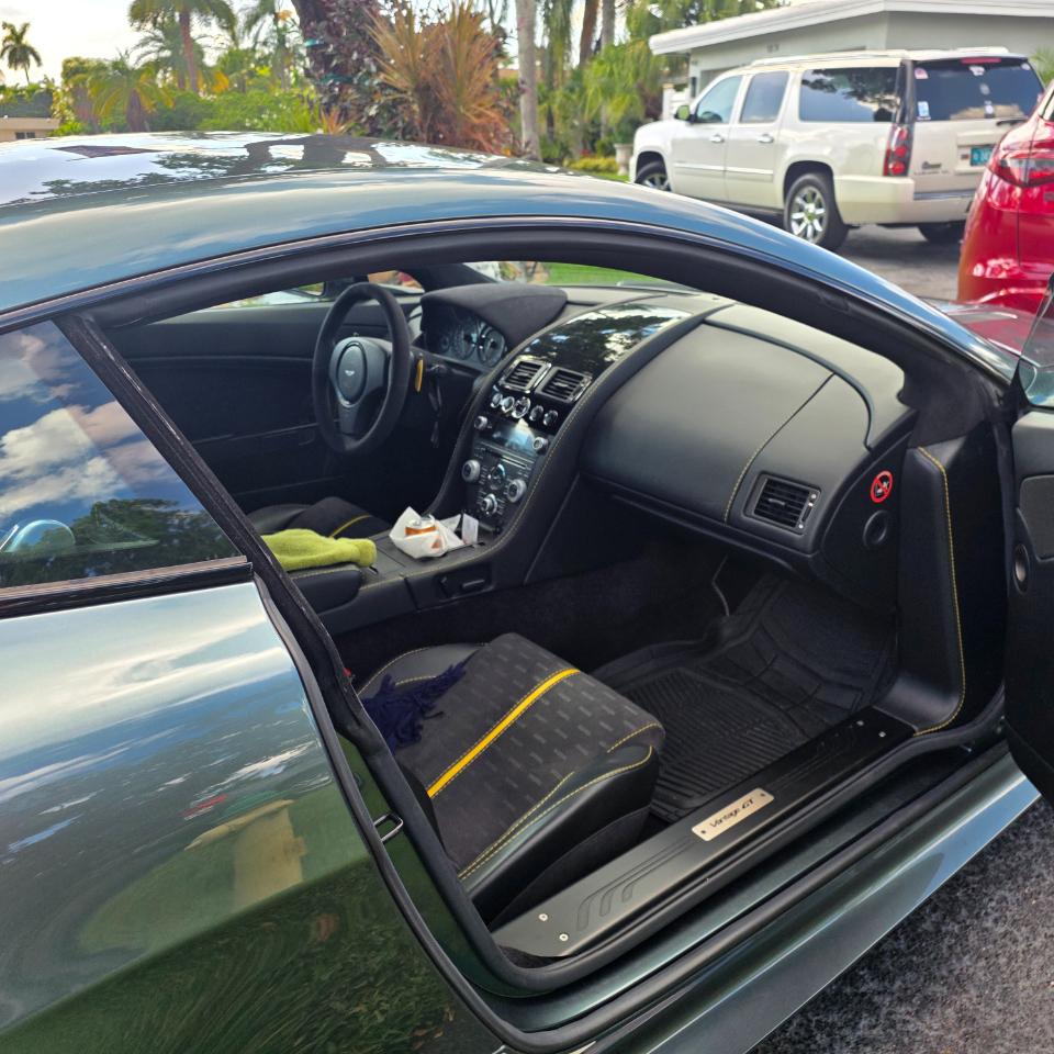 Aston Martin V8 Vantage Coupe 7A 2015
