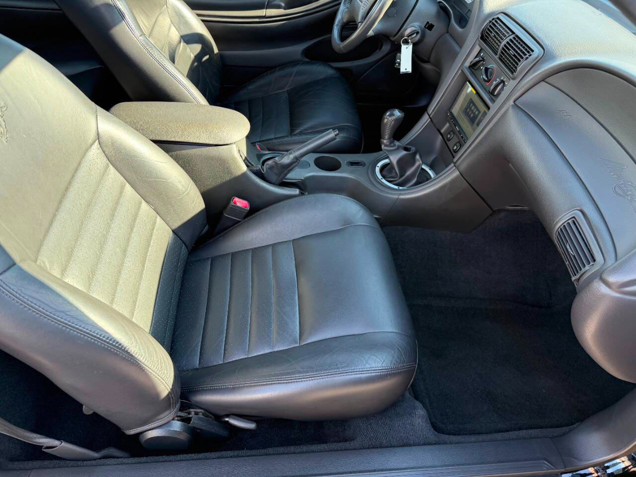 Ford Mustang 2dr Cpe GT Deluxe 2002