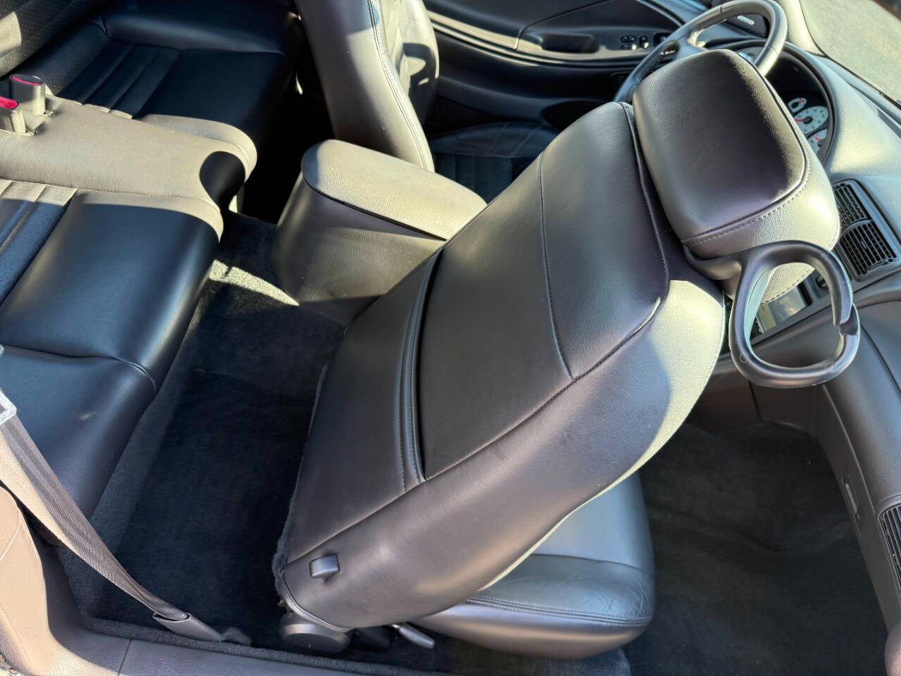 Ford Mustang 2dr Cpe GT Deluxe 2002