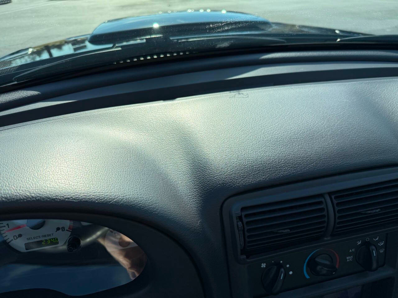 Ford Mustang 2dr Cpe GT Deluxe 2002