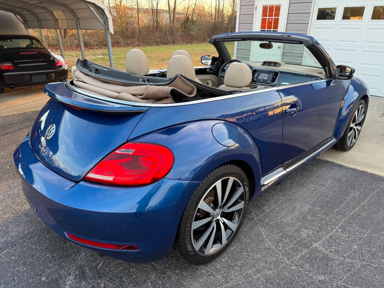 Volkswagen Beetle Convertible 2dr DSG 2.0T R-Line PZEV 2014