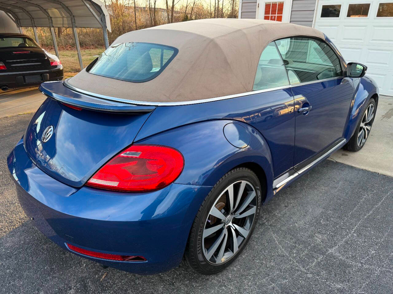 Volkswagen Beetle Convertible 2dr DSG 2.0T R-Line PZEV 2014