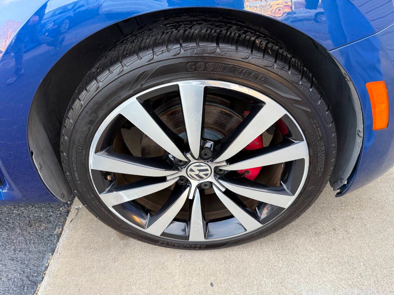 Volkswagen Beetle Convertible 2dr DSG 2.0T R-Line PZEV 2014