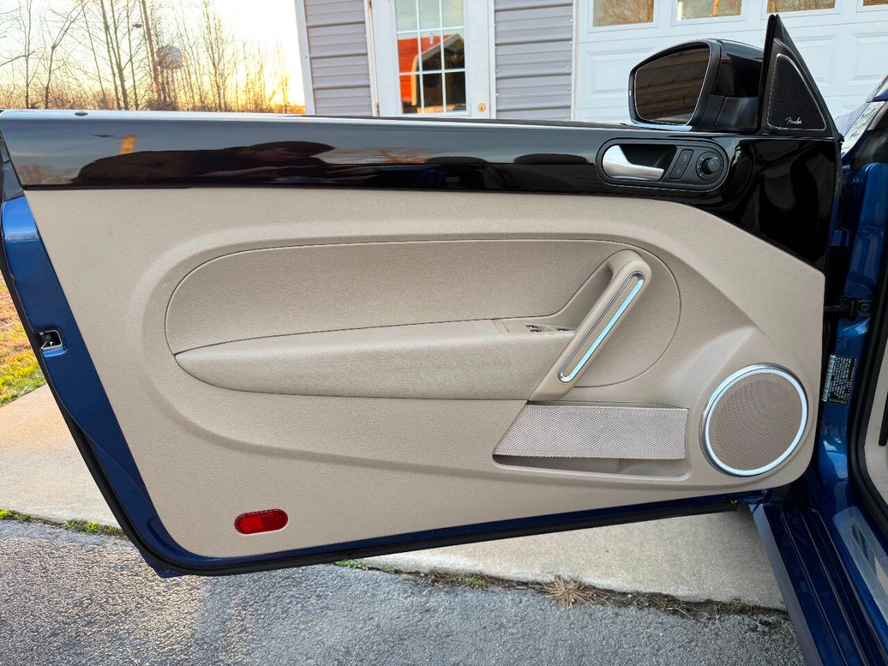 Volkswagen Beetle Convertible 2dr DSG 2.0T R-Line PZEV 2014