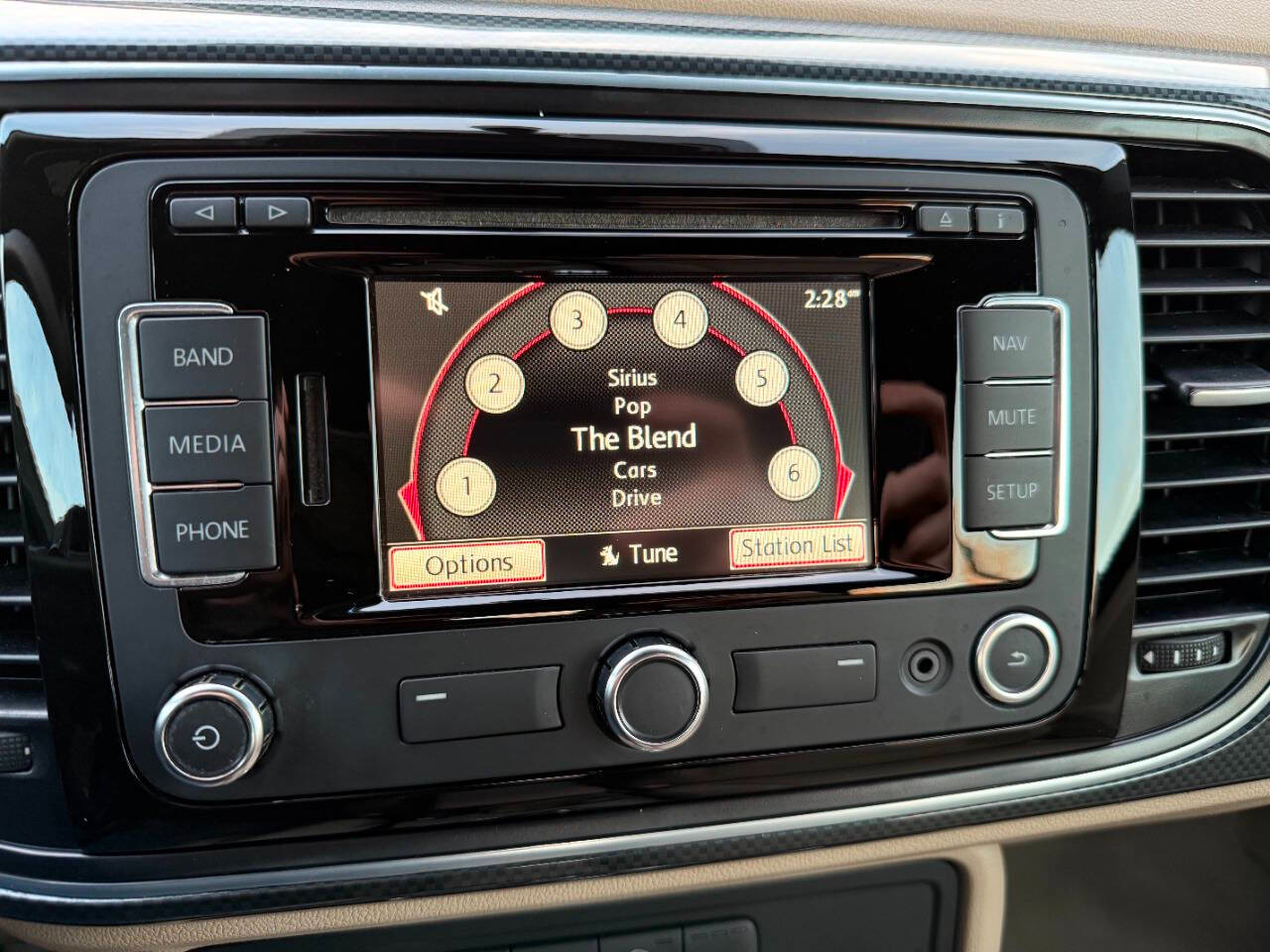 Volkswagen Beetle Convertible 2dr DSG 2.0T R-Line PZEV 2014