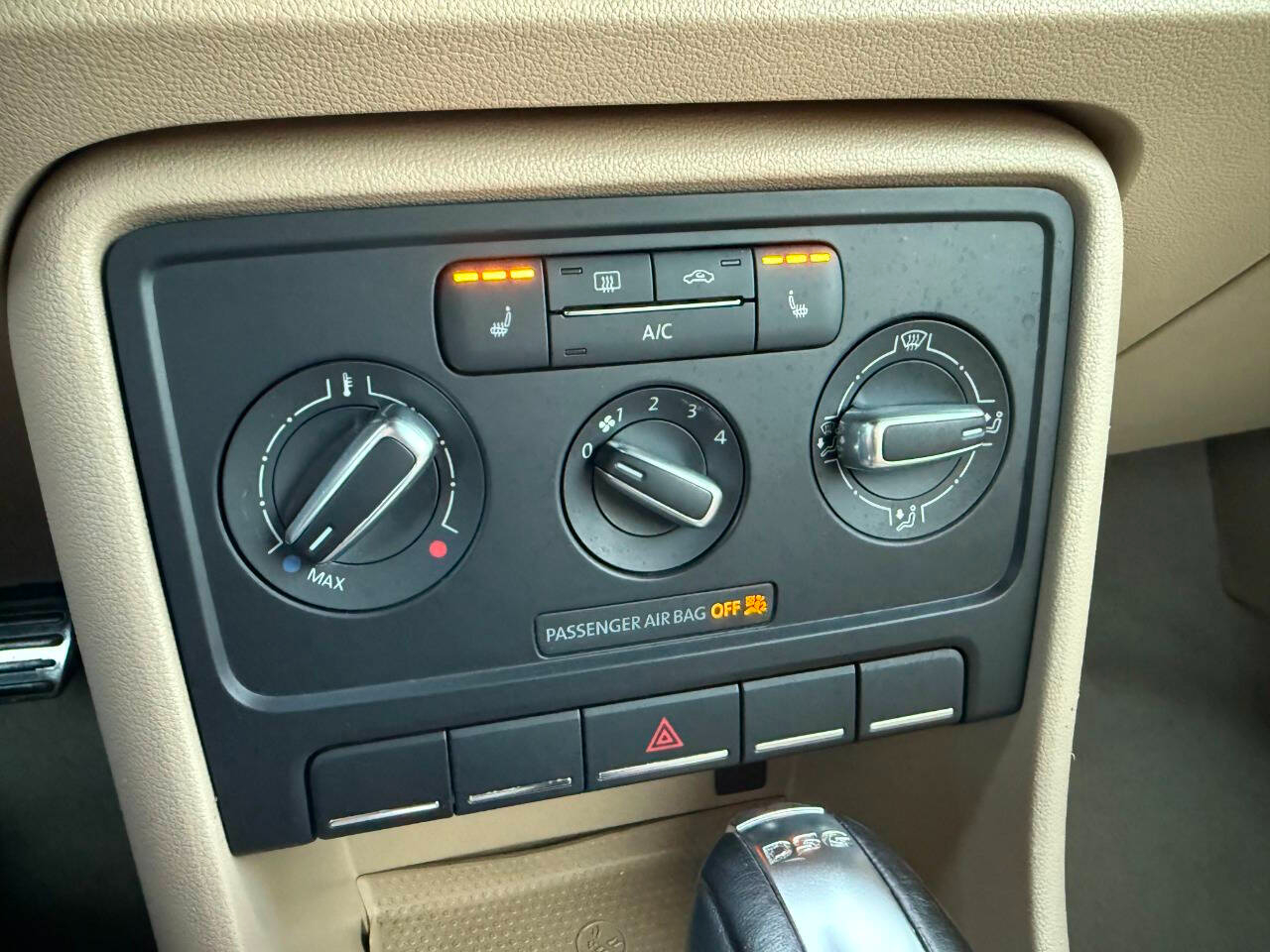 Volkswagen Beetle Convertible 2dr DSG 2.0T R-Line PZEV 2014