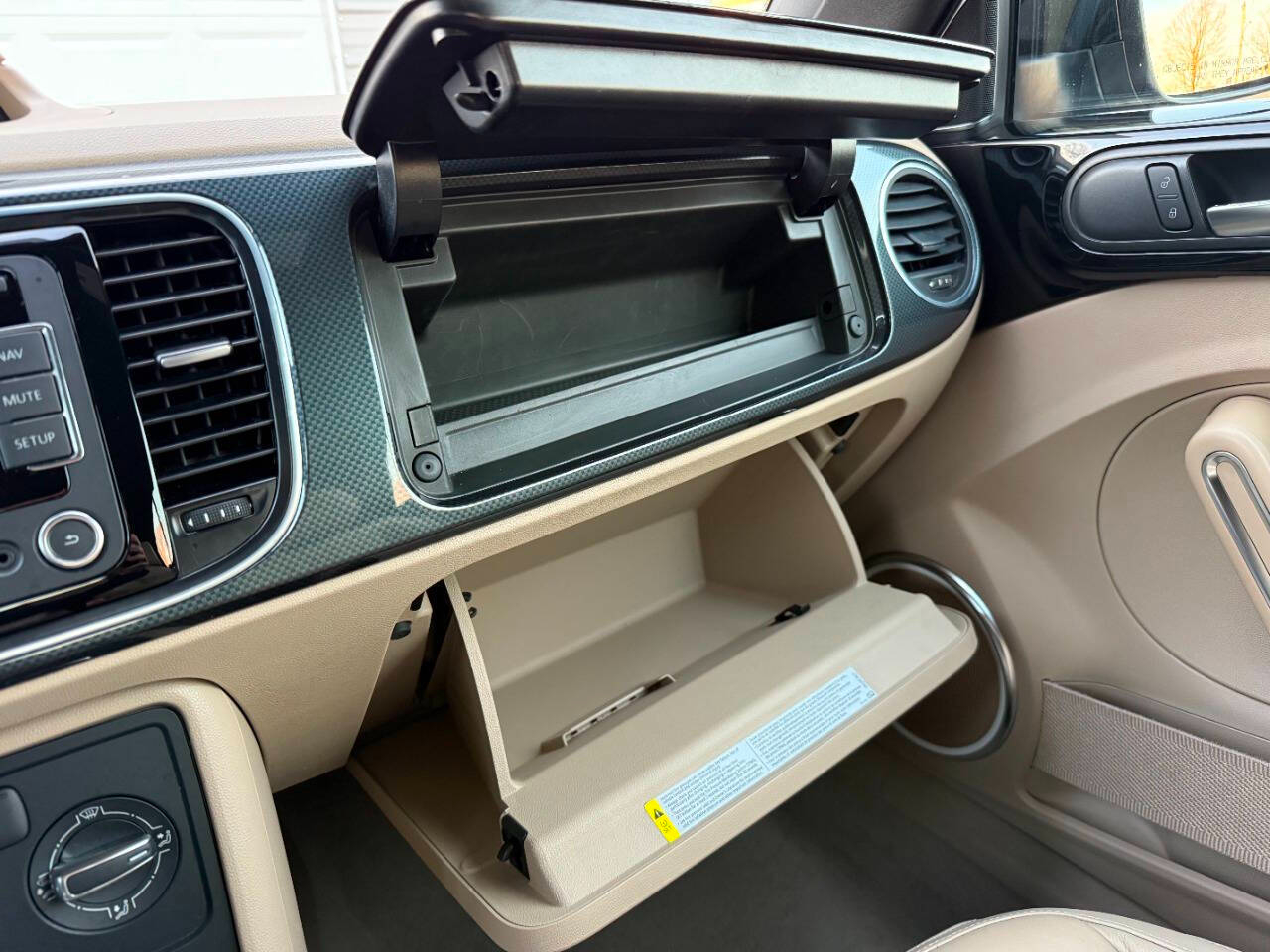 Volkswagen Beetle Convertible 2dr DSG 2.0T R-Line PZEV 2014