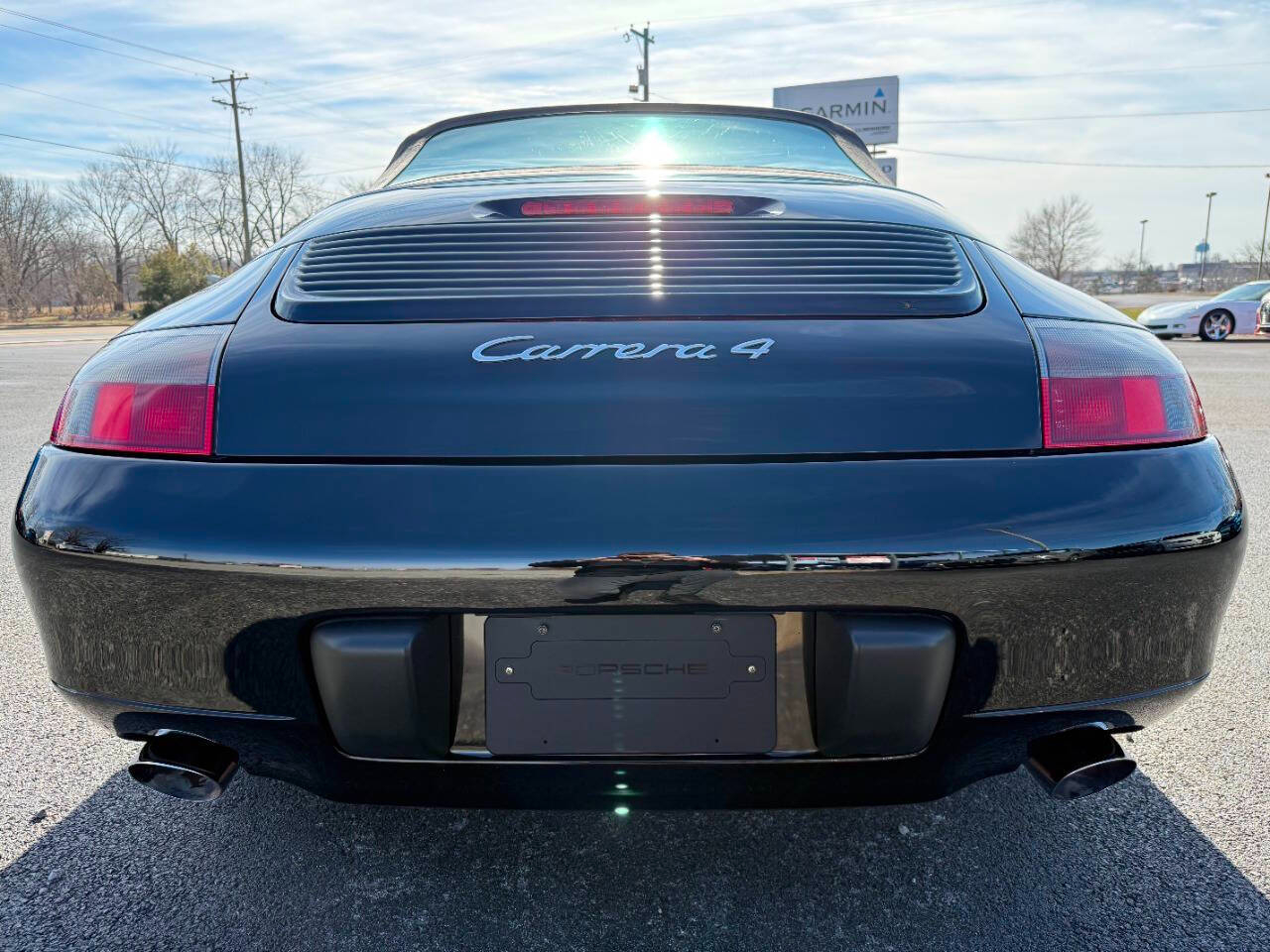 Porsche 911 Carrera 4 2D Cabriolet 2000