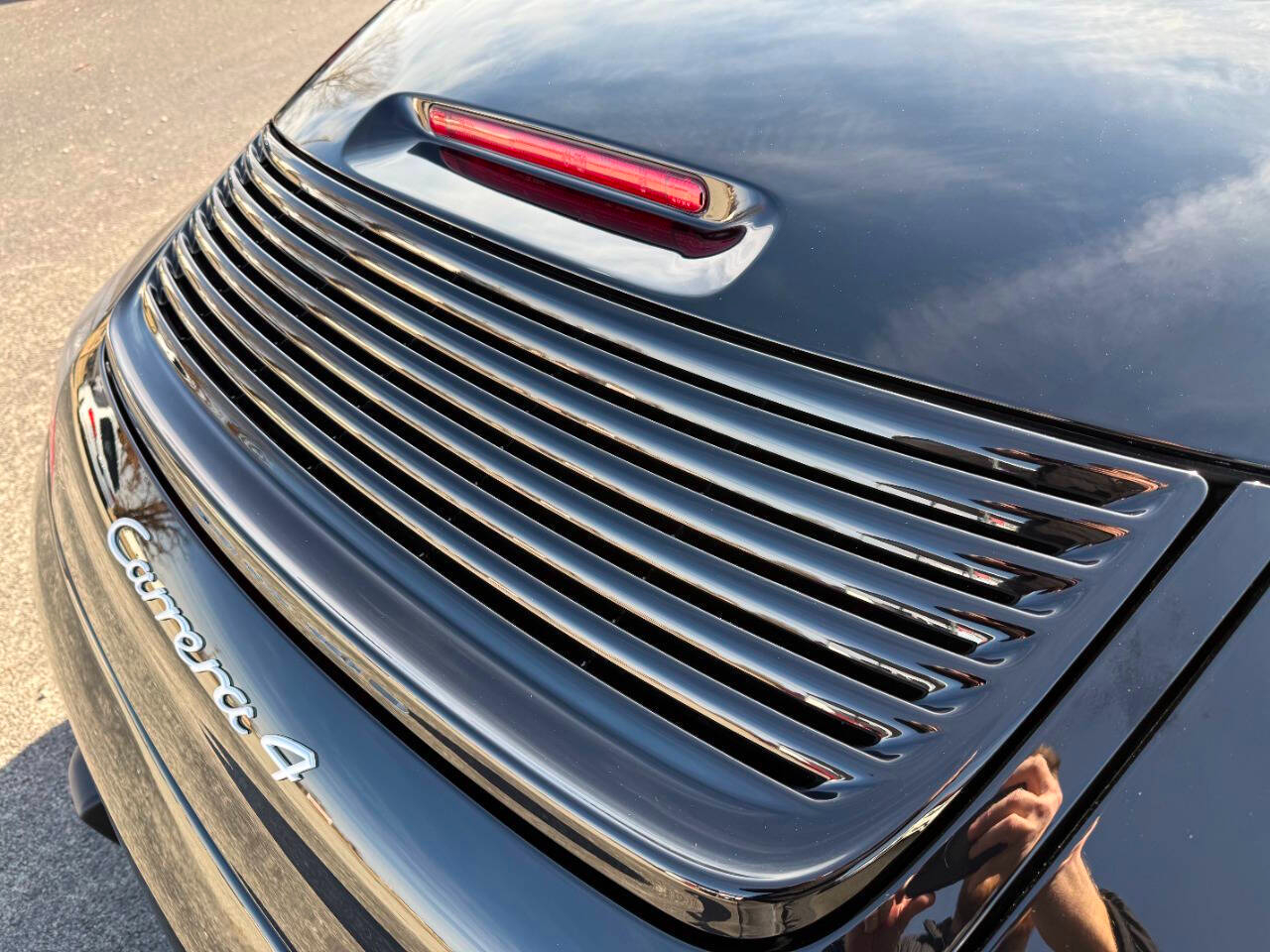 Porsche 911 Carrera 4 2D Cabriolet 2000