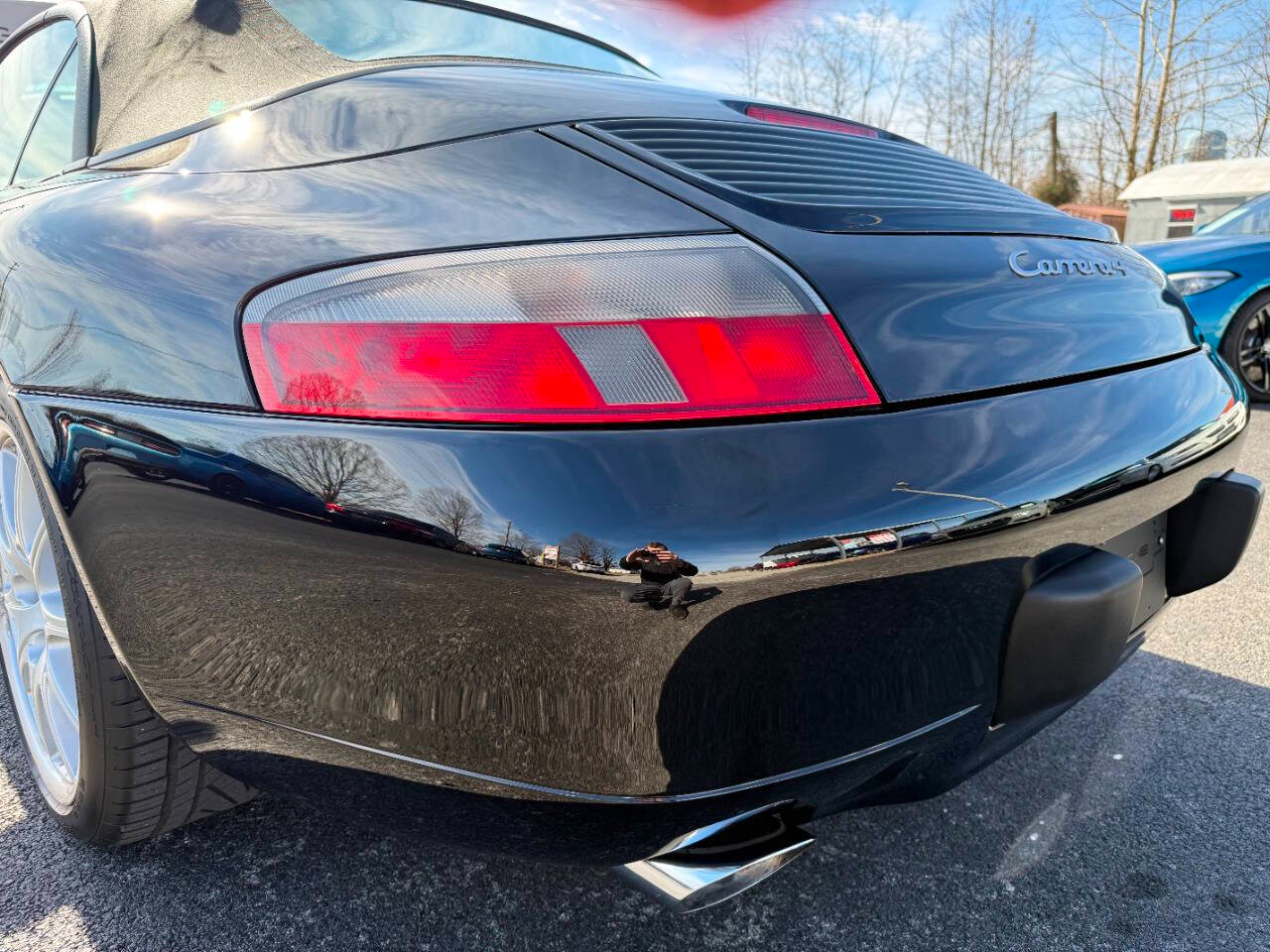 Porsche 911 Carrera 4 2D Cabriolet 2000